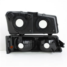 Load image into Gallery viewer, xTune Chevy Silverado 2500HD 03-06 Crystal Headlights w/ Amber Lights Smoke HD-JH-CSIL03-AM-SM-SET