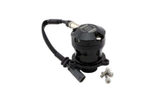 Load image into Gallery viewer, Turbosmart Ford Fiesta ST 1.6L / Ford Mustang 2.3L Ecoboost BOV Kompact EM Re-Circ Plumb Back
